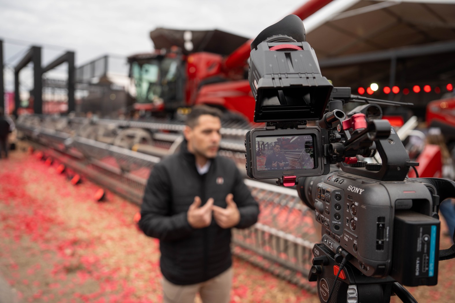 Case IH · cámara durante una entrevista